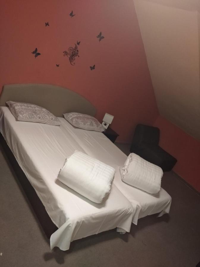 Zlaty Kriz Hotel กาปลิตเซ ภายนอก รูปภาพ